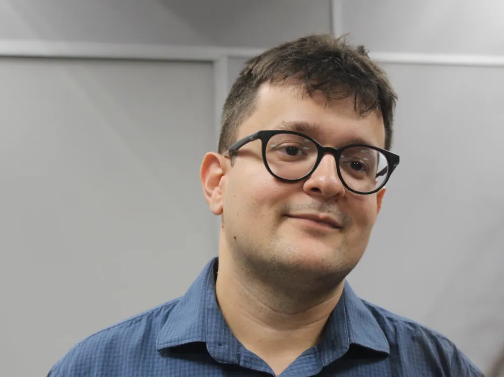 Petrus Evelyn protocola requerimento de CPI para investigar Águas de Teresina e convoca população para ação coletiva