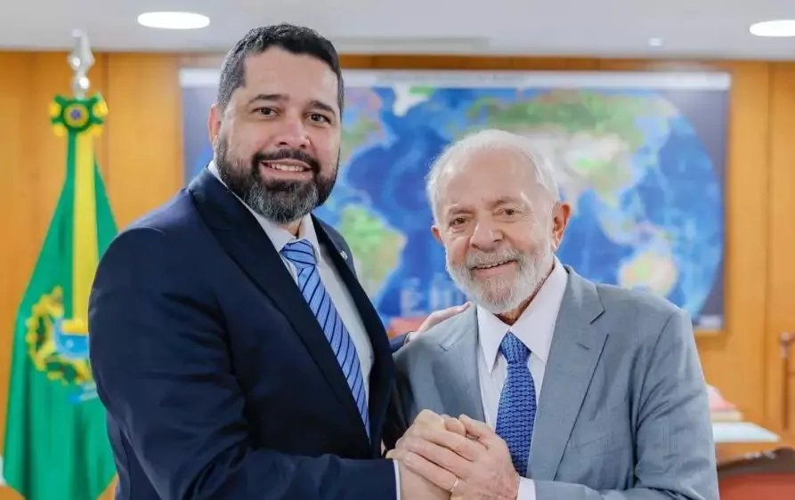 Correios afundam em rombo bilionário enquanto elite da estatal esbanja com viagens