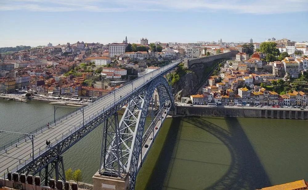 Azul amplia conexões entre Brasil e Europa com nova rota Recife-Porto