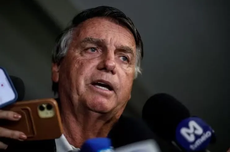 Defesa de Bolsonaro rebate denúncia da PGR e chama acusações de 'fantasiosas'