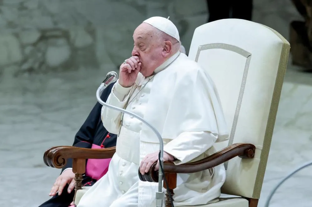 Papa Francisco apresenta melhora, mas segue hospitalizado