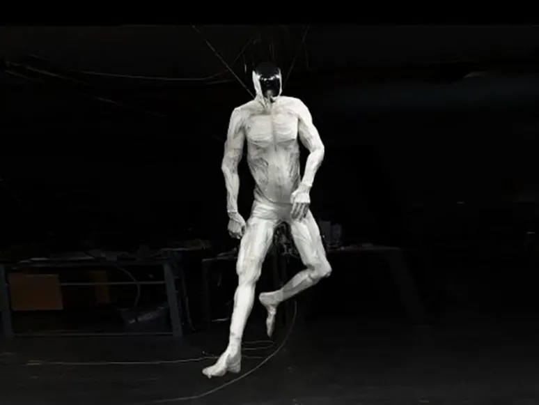 Protoclone: o robô humanoide que imita músculos e movimentos humanos