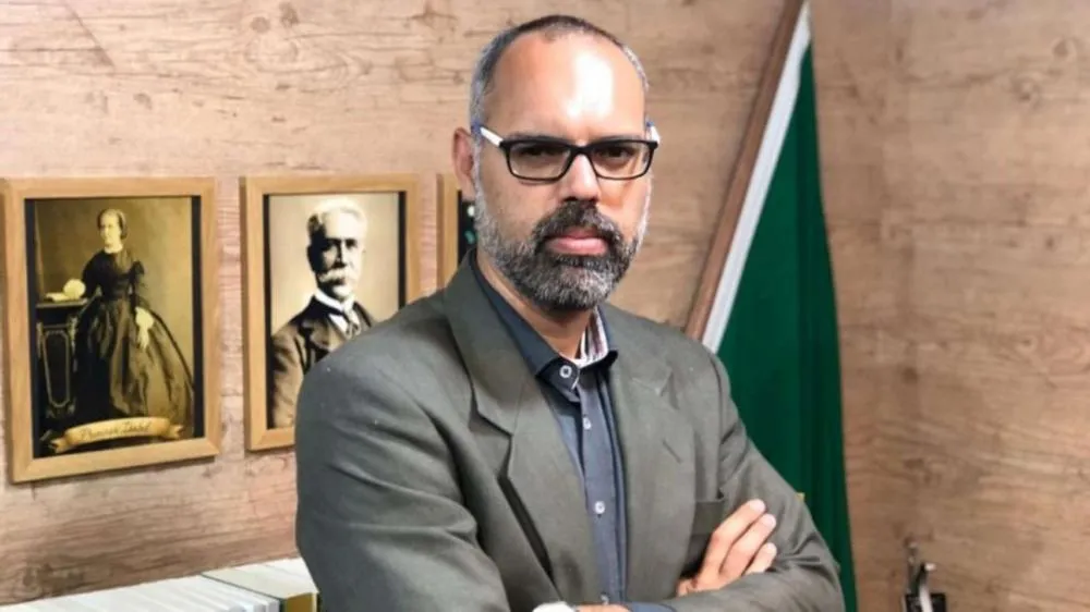 Interpol retira nome de Allan dos Santos da difusão vermelha