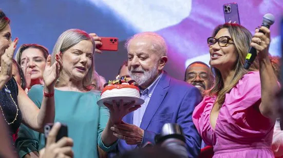 Lula e sua incrível habilidade de desagradar gregos, troianos e até seus próprios eleitores