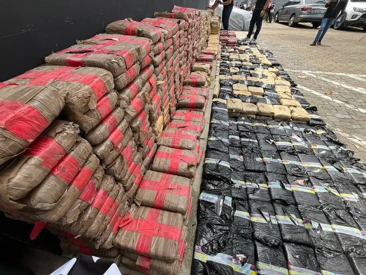 Juiz que soltou traficante preso com 1,3 toneladas de maconha é afastado pela Corregedoria do TJAM