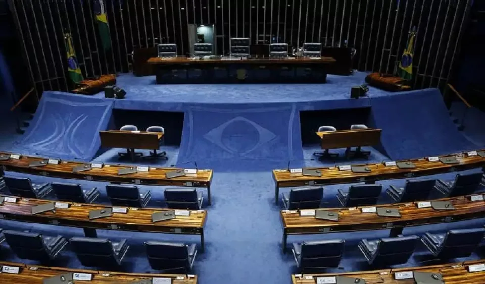 Senadores gastam milhões sem trabalhar: a farra com dinheiro público que indigna o Brasil