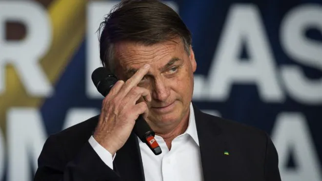 Bolsonaro ironiza Haddad e sugere que Lula discuta tarifas e política externa com Trump