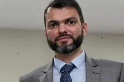 Defesa de Aurino Rocha: afastamento no Cartório de Caxias segue trâmite legal e acusações de interferência são falsas