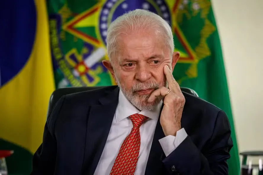 Lula enfrenta queda de popularidade e perda de apoio da classe trabalhadora, diz economista argentino