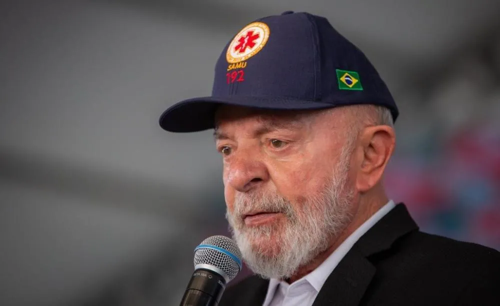 “Alguém está sacaneando as galinhas”: Lula se esquiva da responsabilidade sobre a alta do preço do ovo
