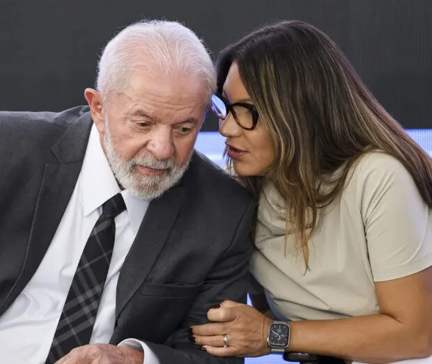Lula em declínio: isolamento, lapsos e a sombra da profecia de Olavo de Carvalho