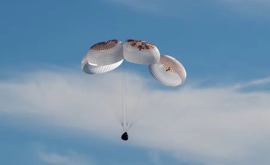 Astronautas retornam após 9 meses no espaço: desafios e conquistas da missão Crew-9