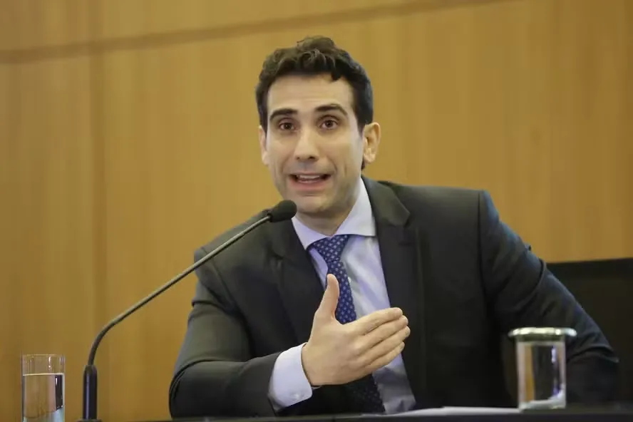 A política de juros altos do Banco Central: problema ou solução?