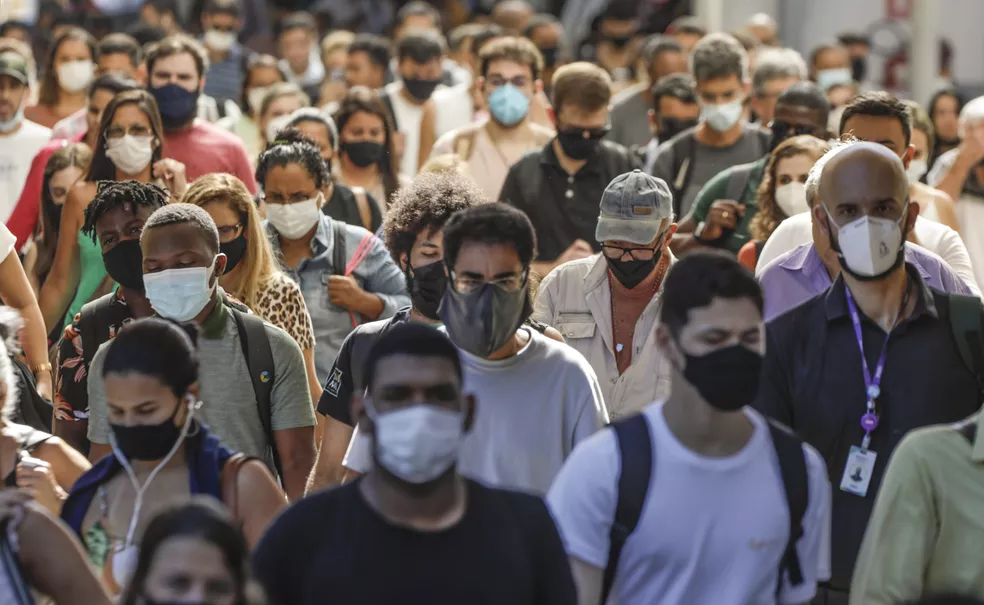 Máscaras não reduziram transmissão da covid-19, indica estudo da USP