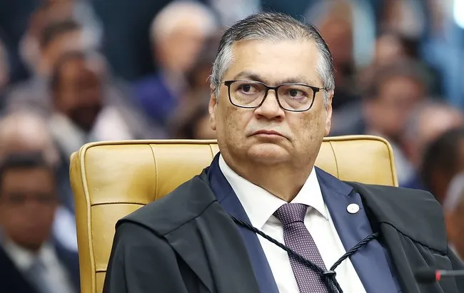 STF impõe condenação absurda: 14 anos de prisão por um batom?