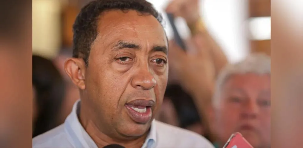 Crise política em Parnaíba: Joel Rodrigues tenta apaziguar, mas impasse persiste