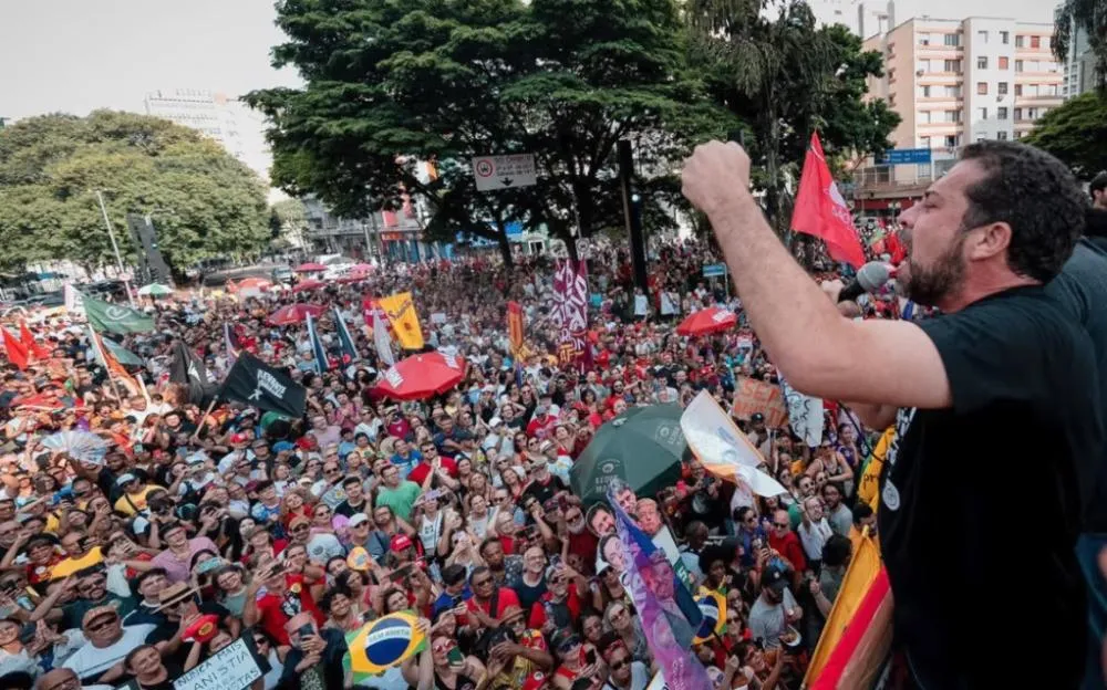 Esquerda fracassa em protesto e expõe desprestígio diante da população