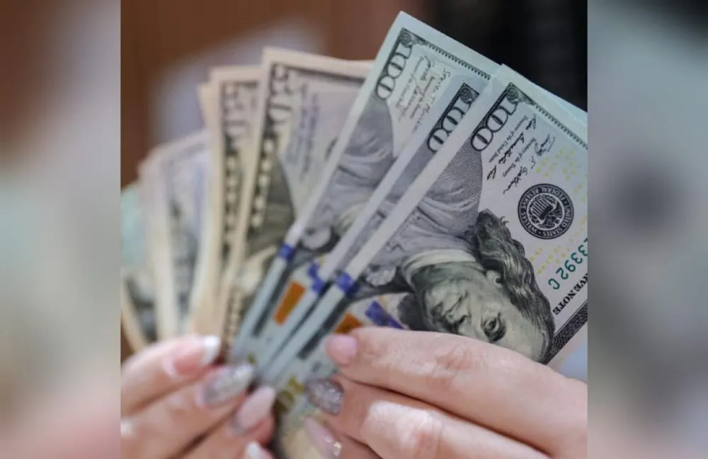 Dólar rompe R$ 6 com guerra tarifária entre EUA e China e acende alerta no Brasil