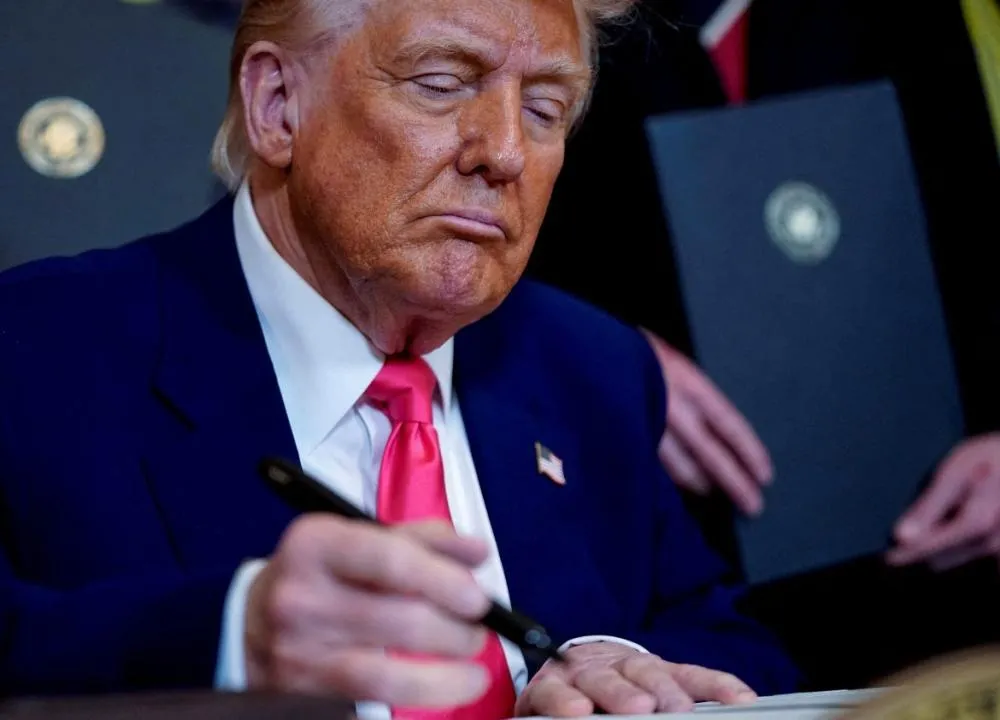 Suspensão parcial do “tarifaço” de Trump alivia tensão global e impulsiona bolsas internacionais