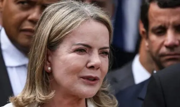 Gleisi recua, STF avança: quem manda na República?