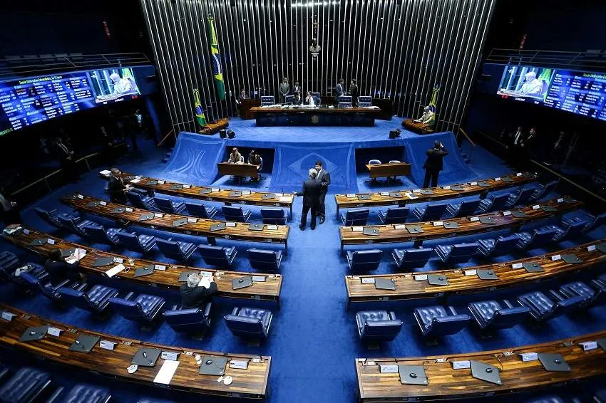Senado aprova pena maior para crime com uso de IA e deepfake contra a mulher