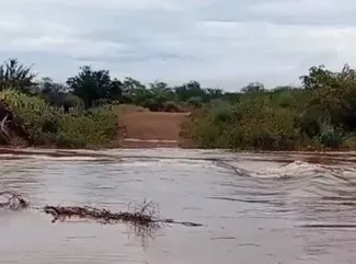 Temporal causa alagamentos e fecha estradas na micro-região de Picos no Sul do Piauí
