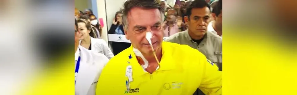 Bolsonaro deixa hospital em Natal e segue para Brasília em UTI aérea