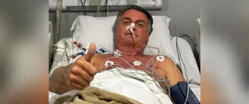 Bolsonaro passa por cirurgia delicada para tratar obstrução intestinal em hospital de Brasília