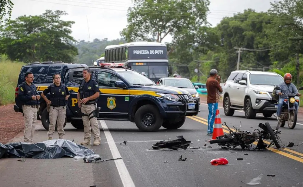 Tragédia na BR-343: Duas mortes e feridos em colisão frontal