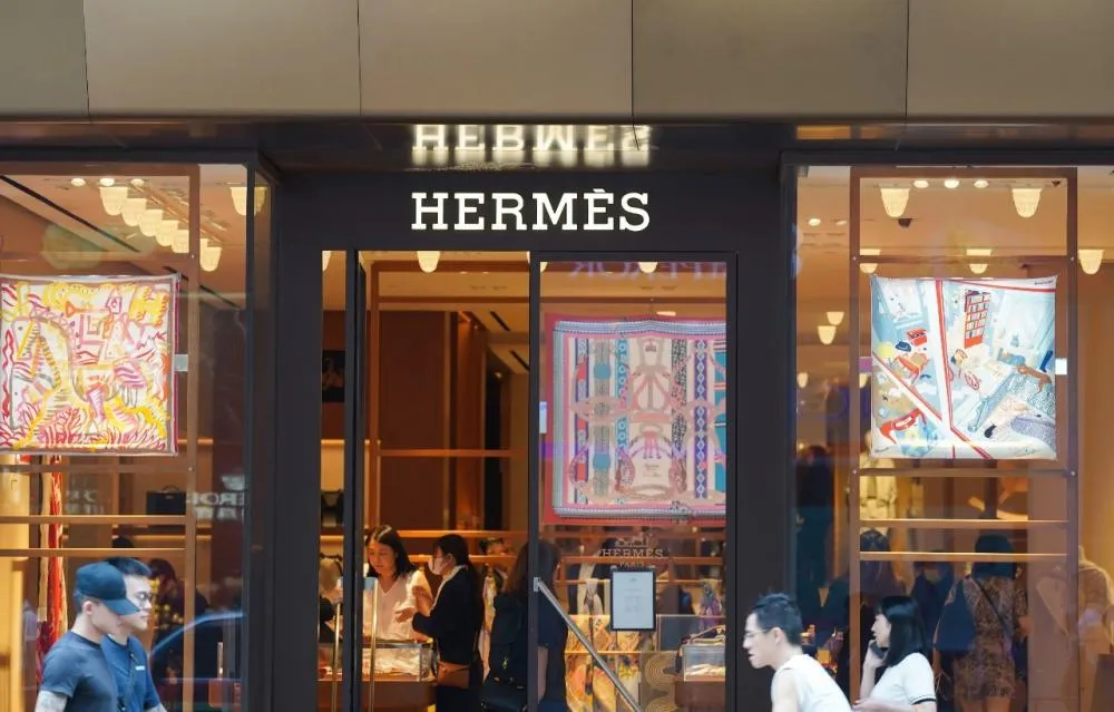 Hermès ultrapassa a LVMH: O que isso significa para o mercado de luxo?