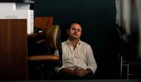 A nova heresia: Quando a fé é usada para defender o indefensável