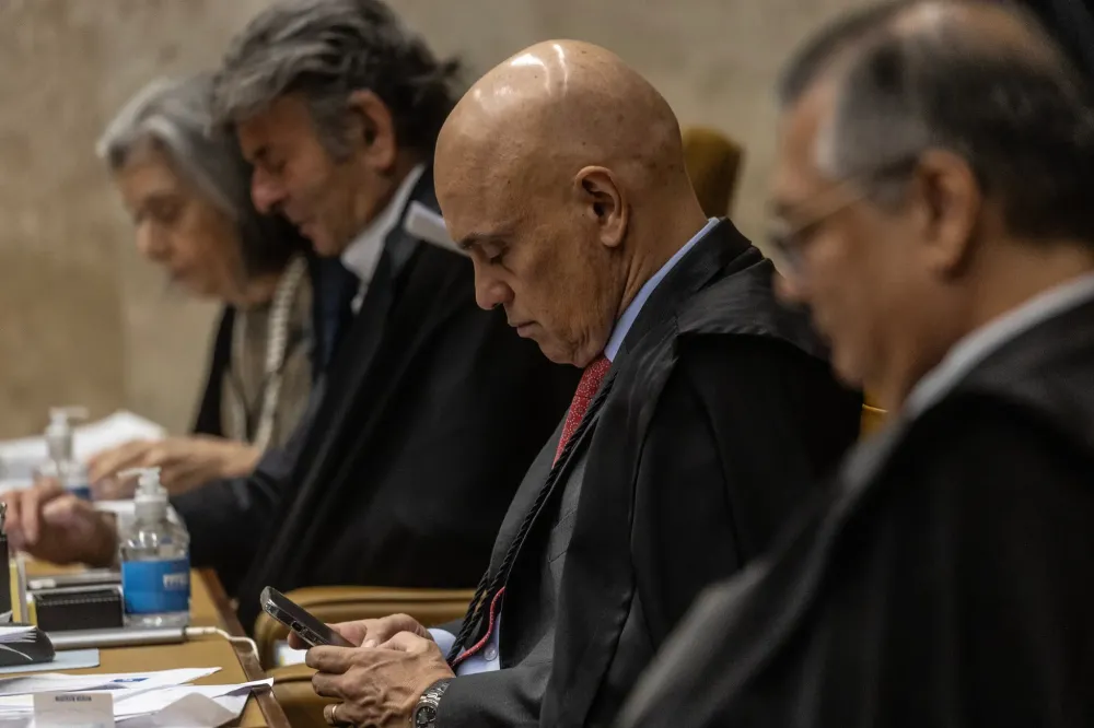 Revista The Economist alerta: “Juízes com poder excessivo ameaçam a democracia no Brasil”