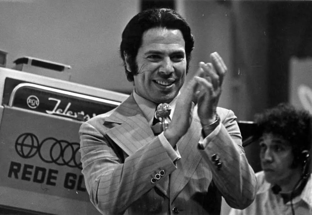 Morre aos 93 anos, Sílvio Santos, o maior comunicador da televisão brasileira