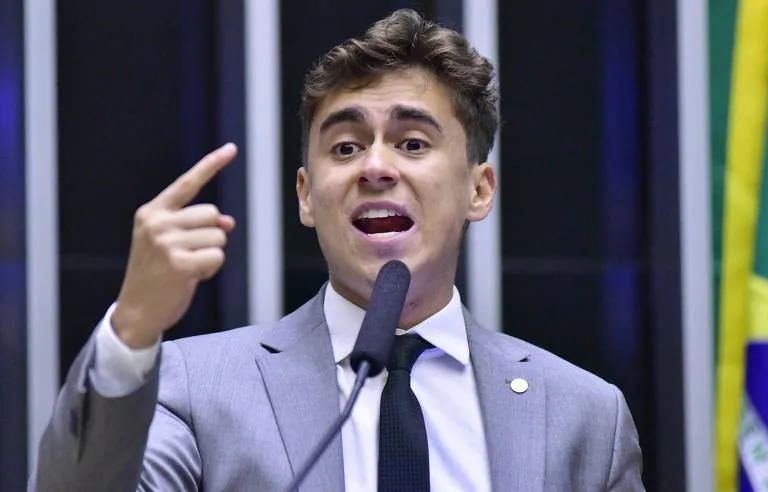 Correios sem salário, mas com R$ 400 milhões para propaganda: o Brasil da contradição oficial