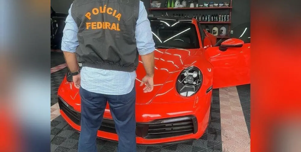 Ferrari, Porsche e R$ 6 bilhões na conta: luxo e cinismo à sombra da miséria dos aposentados