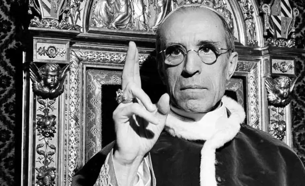 O dia em que o corpo de um papa explodiu: o desastre no funeral de Pio XII