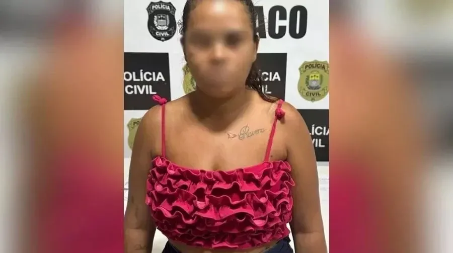 Mulher suspeita de integrar facção é presa enquanto passeava em shopping de Teresina