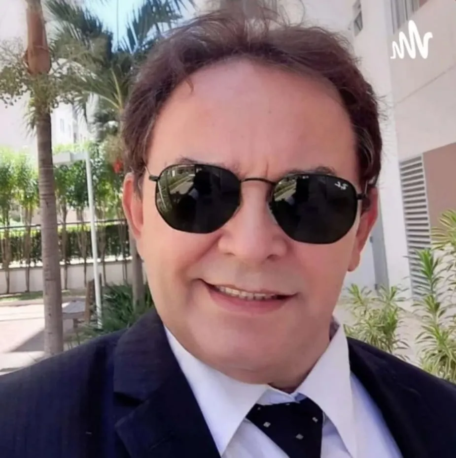 Usar os meios de comunicação para criar uma “narrativa oficial”