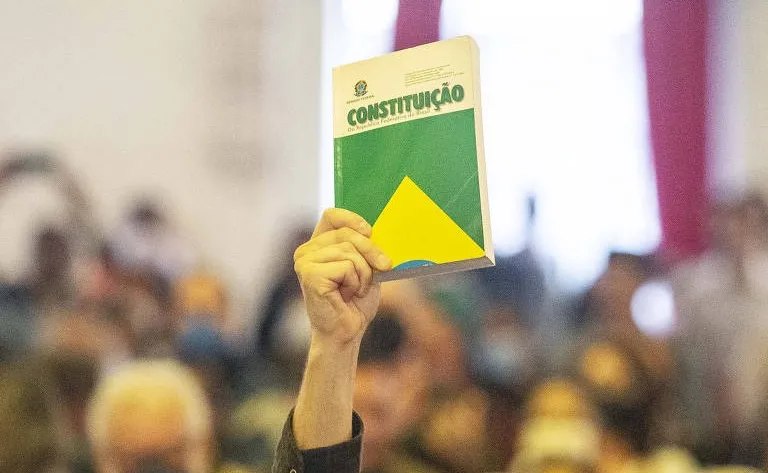 O Sol ainda nasce, mas a liberdade se põe: 3 de Maio e a agonia da imprensa no Brasil