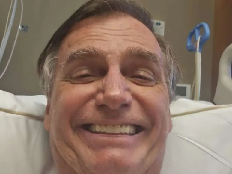 Bolsonaro deve receber alta hospitalar nos próximos dias, diz boletim