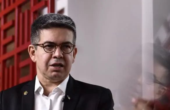 Randolfe, o porta-voz do golpe que nunca existiu