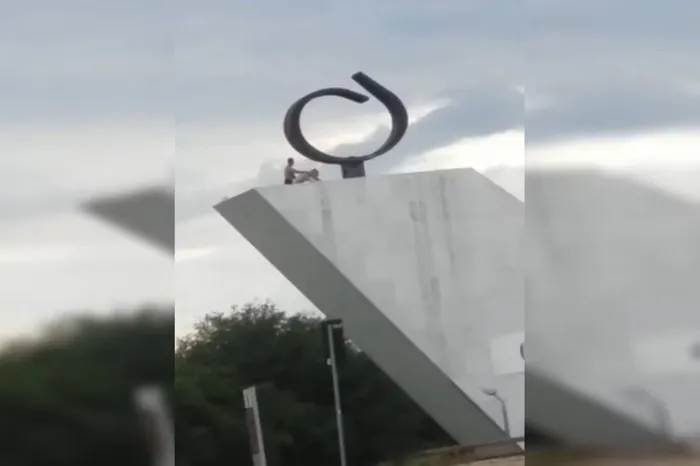 Casal protagoniza cena de sexo no topo do Panteão da Pátria, em Brasília