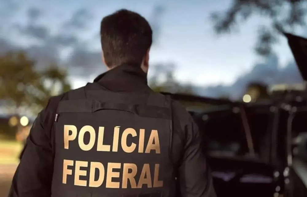 PF apreende carros de luxo comprados com dinheiro de aposentados em nova fase da Operação Sem Desconto