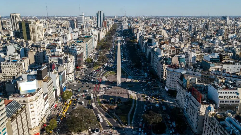 Argentina endurece regras para imigrantes com novo decreto de Milei
