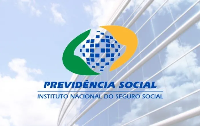 Explosão de pedidos de reembolso expõe fraude bilionária no INSS