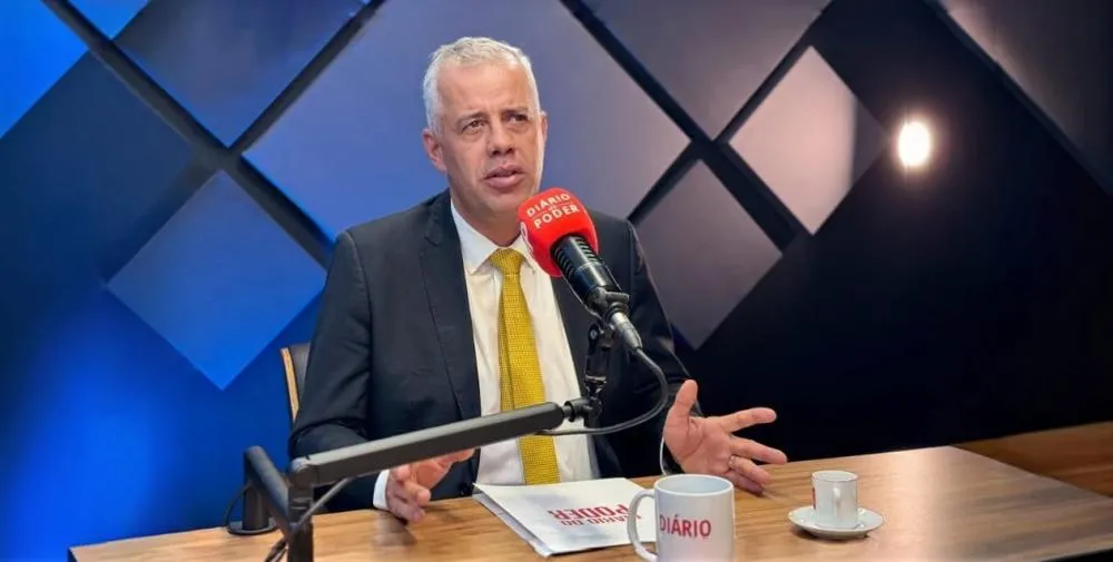 Mudança repentina de postura de Hugo Motta levanta suspeitas de pressão e assédio político