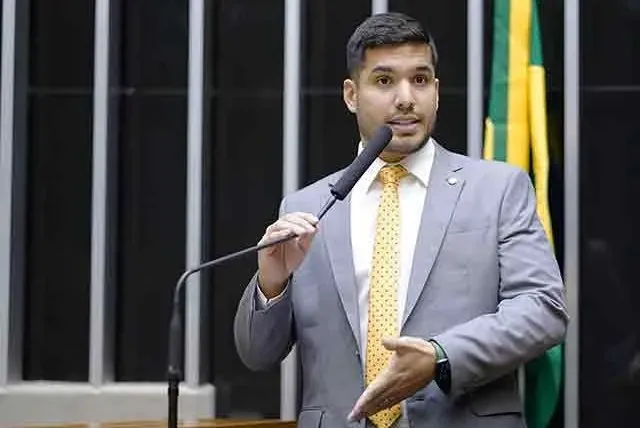 Polícia Federal pediu, sem ordem judicial, informações sobre deputado federal ao X 