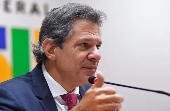 Haddad “Taxad” desestabiliza confiança com nova alta no IOF e fracasso na comunicação
