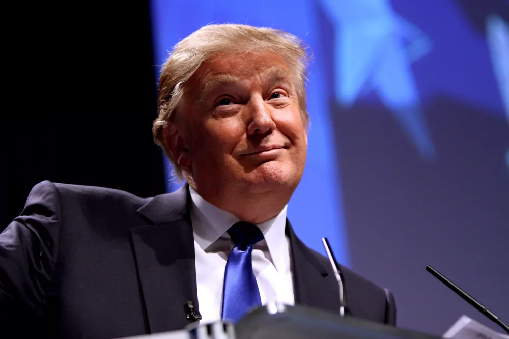 Suprema Corte dos EUA autoriza Trump a revogar programa humanitário para imigrantes