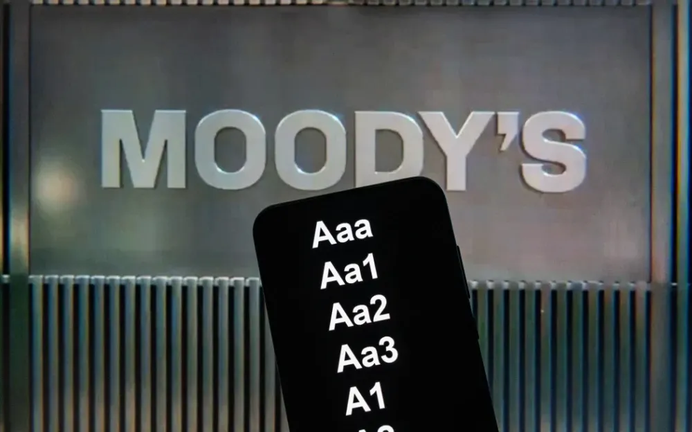 Moody’s rebaixa perspectiva da nota de crédito do Brasil e alerta para desafios fiscais